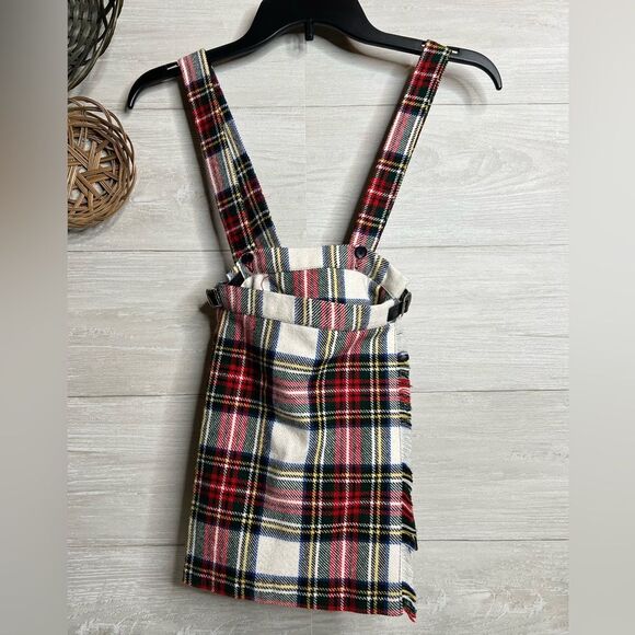 Blarney Kilt with Suspenders - Picture 1 of 13